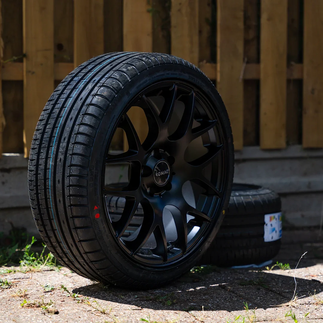 Accelera PHI-R 225 55 R16 99W XL - Image 6